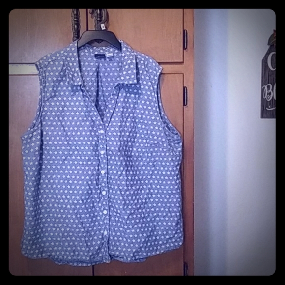 💫Denim button down 💫 - Picture 1 of 1